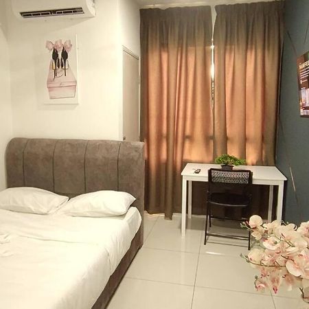 Hzb301-Selfcheck-In-Wi-Fi- Netflix- Parking- Pool-2 Bedroom- Klia, 7099 Sepang Luaran gambar