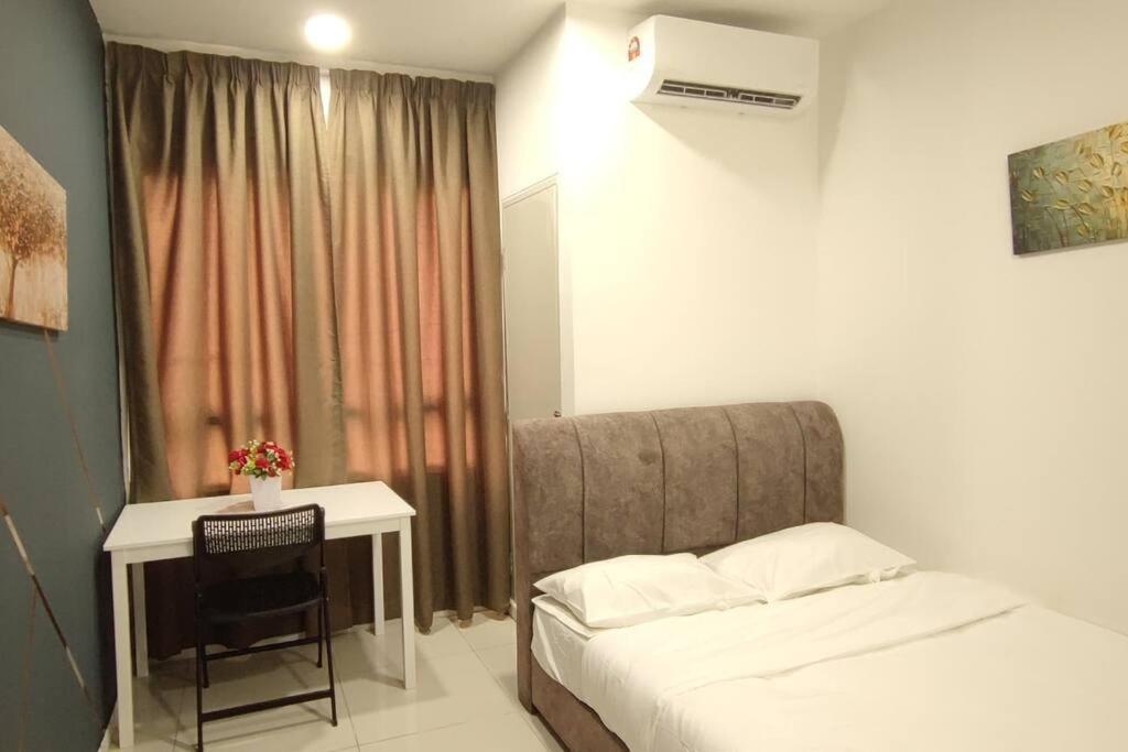 Hzb301-Selfcheck-In-Wi-Fi- Netflix- Parking- Pool-2 Bedroom- Klia, 7099 Sepang Luaran gambar